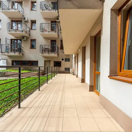 Prime - Modern 2 Bedroom Family With Terrace & Parking Included Budapesta