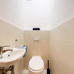 Prime - Modern 2 Bedroom Family With Terrace & Parking Included Budapeşte