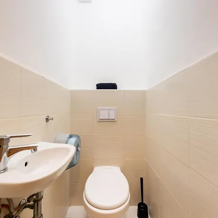 Prime - Modern 2 Bedroom Family With Terrace & Parking Included Budapeszt