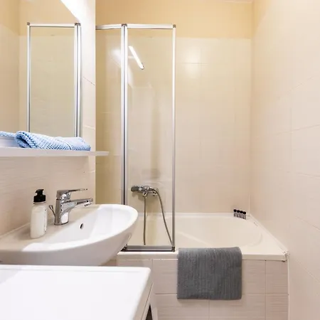 Prime - Modern 2 Bedroom Family With Terrace & Parking Included *