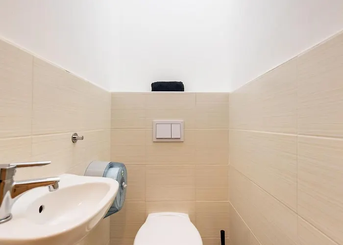Prime - Modern 2 Bedroom Family With Terrace & Parking Included Budapeste