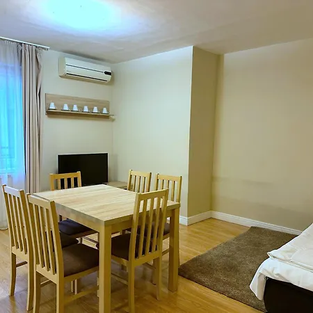 Prime - Modern 2 Bedroom Family With Terrace & Parking Included アパート *