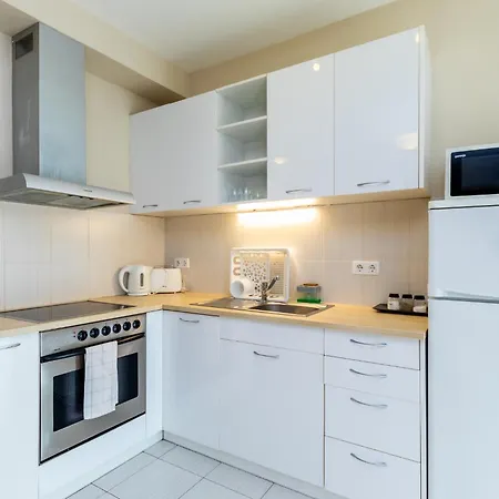 Prime - Modern 2 Bedroom Family With Terrace & Parking Included Appartement *