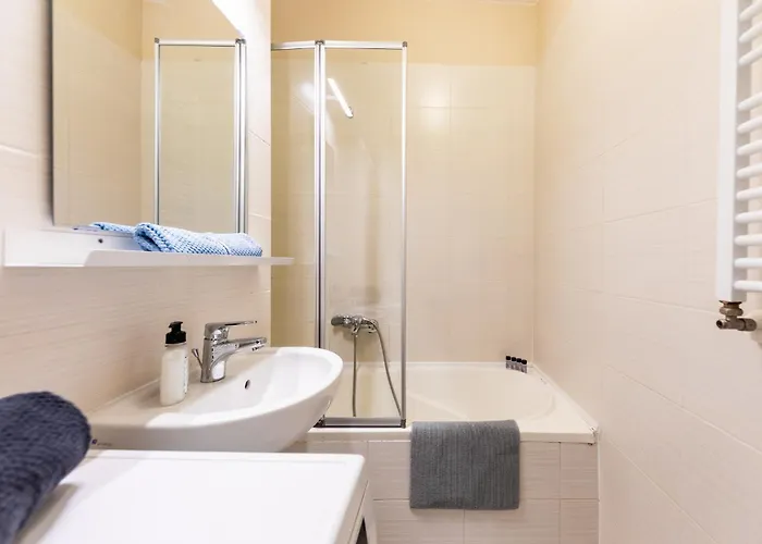 Prime - Modern 2 Bedroom Family With Terrace & Parking Included *